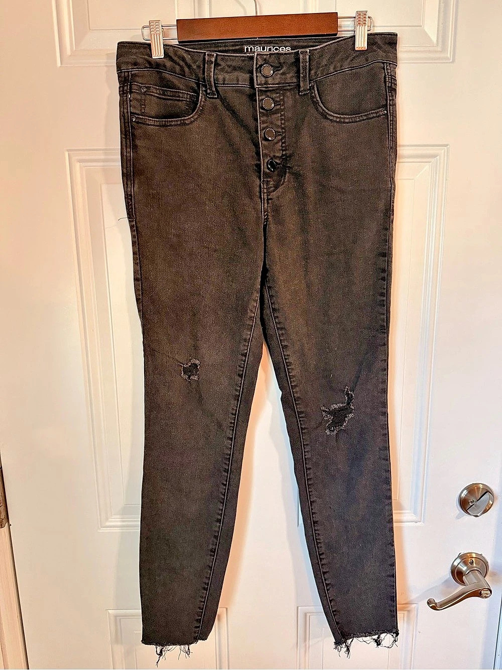 maurices Rug Flex high-rise Distressed Gray Skinny Jeans Size 8